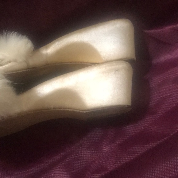 Shoes - Picture 5 of 8